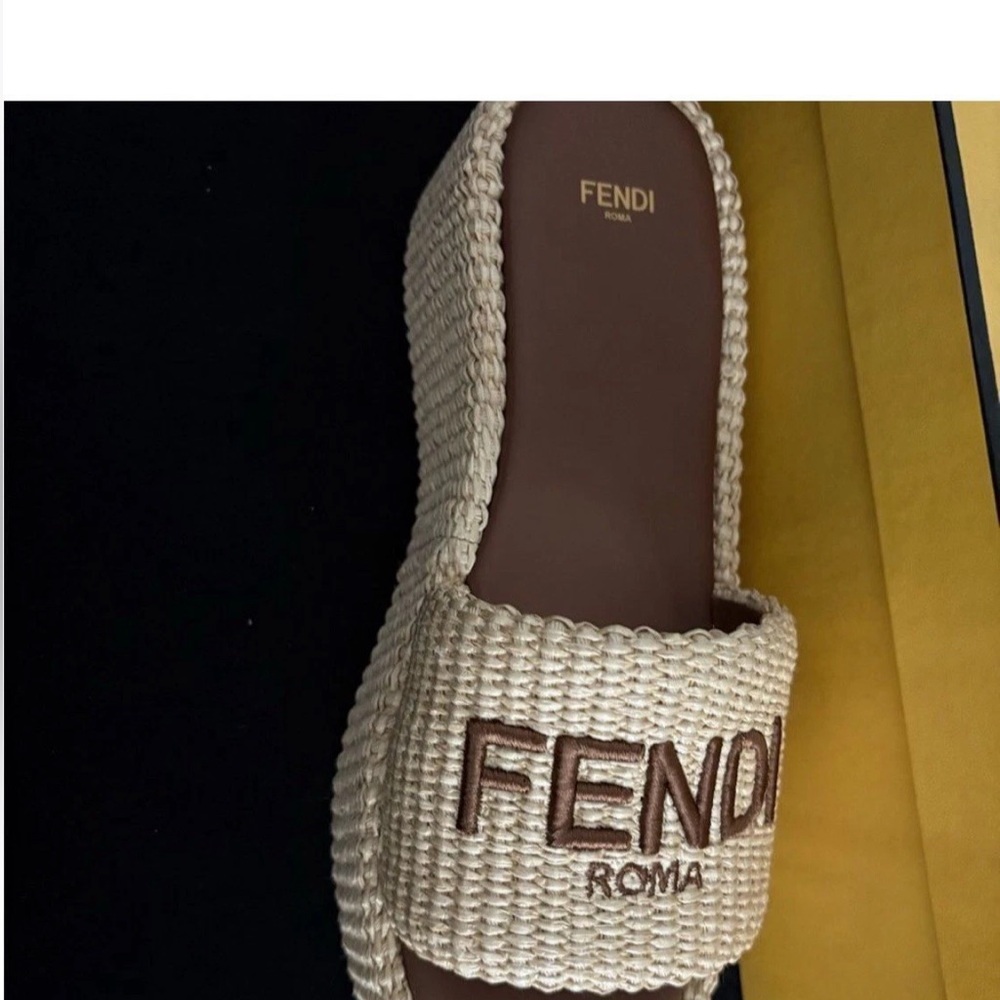 Fendi Roma Raffia Slides – Women’s Size 40.5 (US 10.5) – New With Box